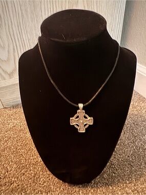 Silver Celtic Cross Pendant Necklace in Silver
